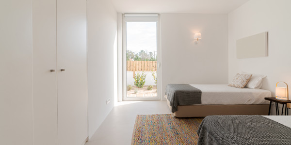 Comprar / Vender Casas Unifamiliares y Chalets en Mataró · con Mobiliario y Carpintería a Medida