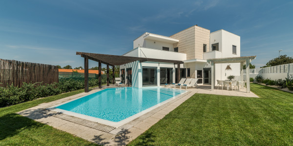 Inversores, Intermediarios, Agentes y Brokers Inmobiliarios en Mataró · Villas